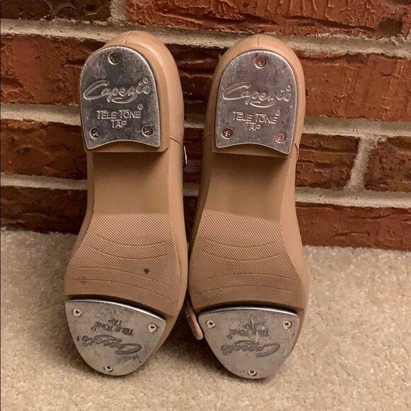 Capezio Tan Tap Shoes Size 6.5 – Classic Style with Plenty of Life! 👞✨ - Picture 2 of 8